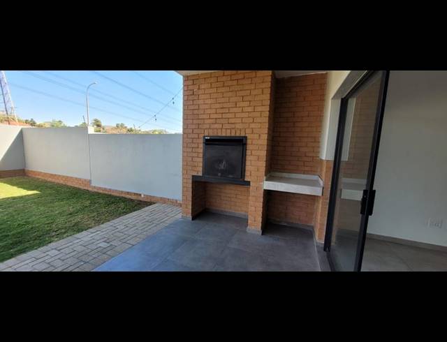 3 BEDROOM TOWNHOUSE FOR SALE IN ALBERANTE
